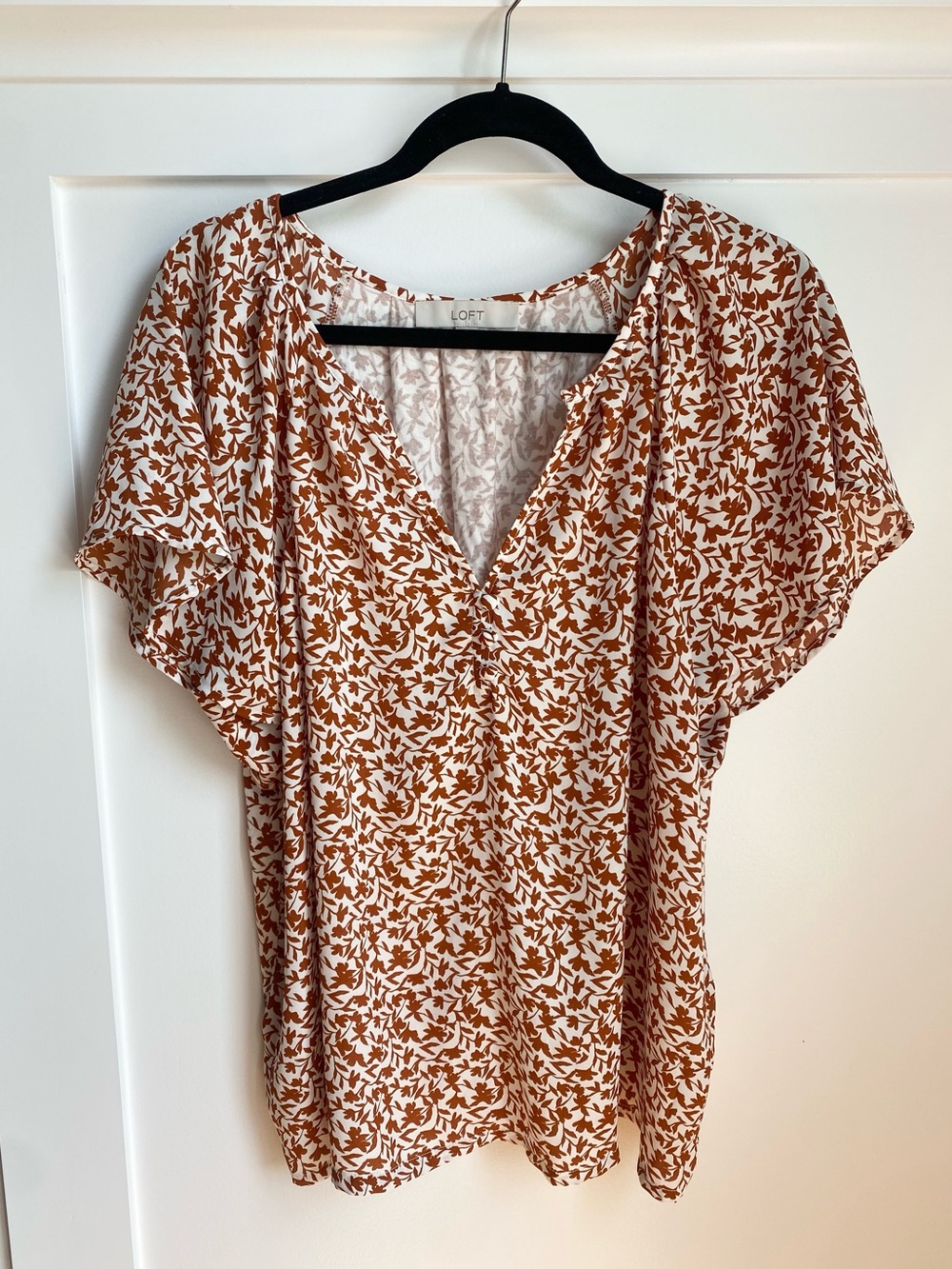 LOFT Mixed Media top